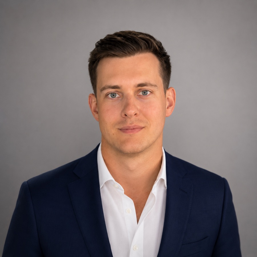 Andrew headshot